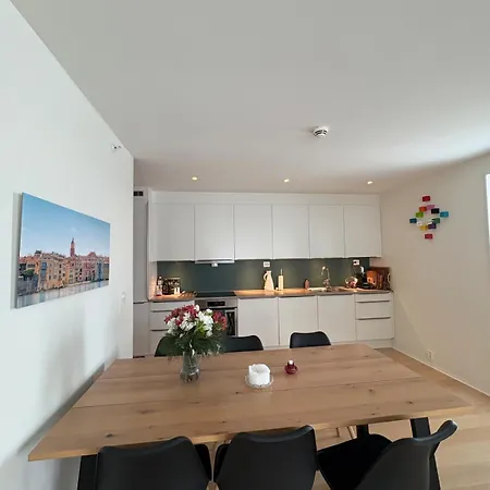 Sea View, 2 Bedroom דירה *