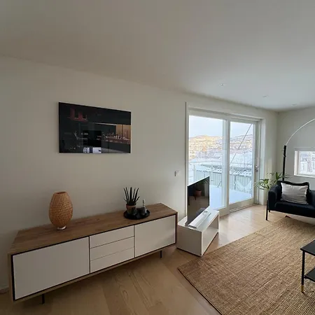 Sea View, 2 Bedroom * טרומסה